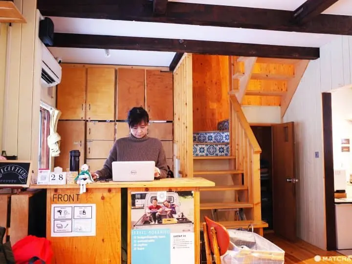 札幌背包客棧溫馨平價櫃台