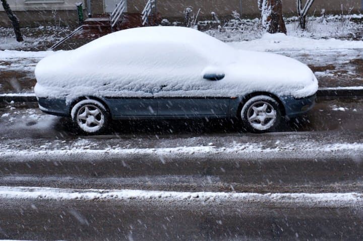日本雪地自駕遊租車_注意事項_車頂積雪