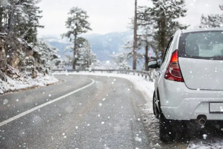 日本雪地自駕遊租車_注意事項_路肩停車