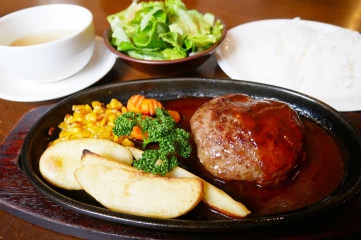 かまやカフェ・デュ・レヴァベール日光漢堡排套餐
