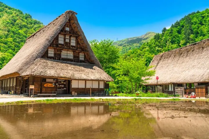 五箇山地區也有個合掌村集落