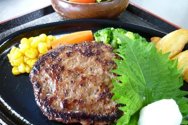 希少和牛 短角牛 グルメ旅 青森 秋田で特産肉料理を食べよう Matcha 訪日外国人観光客向けwebマガジン