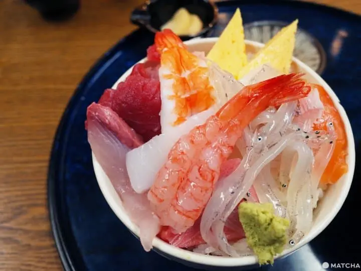 仙台朝市美食生魚片丼飯