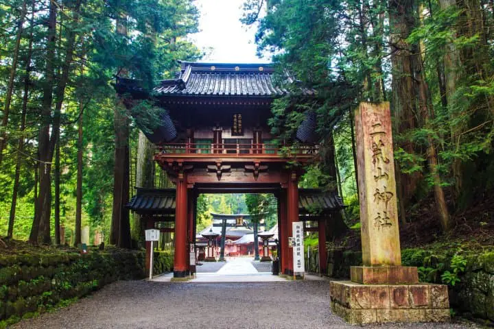 futarasan shrine