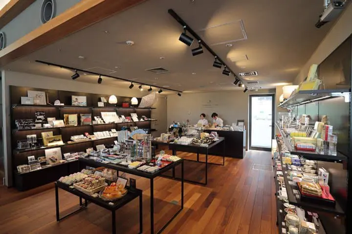 Colorful Cafe at Tsukiji Honganji's Cafe Tsumuji