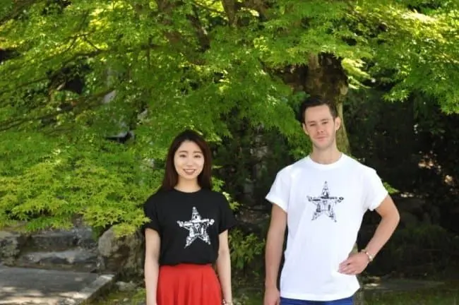 "เสื้อยืดปลุกเสก" ต่อสู้กับโรคร้ายไปด้วยกันกับเครื่องรางแบบสวมใส่จากวัดในเกียวโต