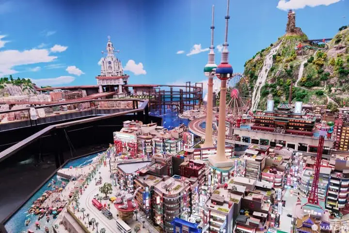 ผจญภัยในเมืองจำลองและโลกแห่งการ์ตูนที่ SMALL WORLDS TOKYO