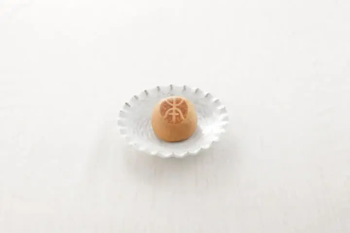 金の本の字饅頭