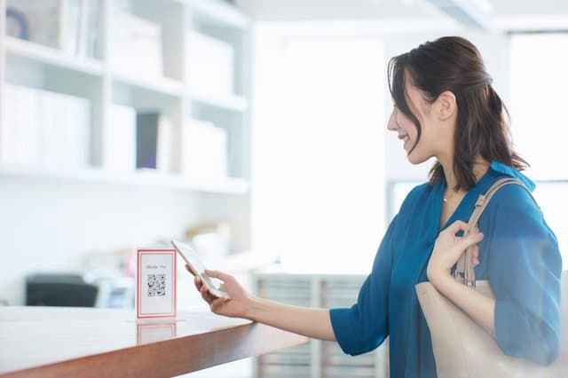 スマホで簡単決済。PayPayとメルカリ・メルペイの使い方