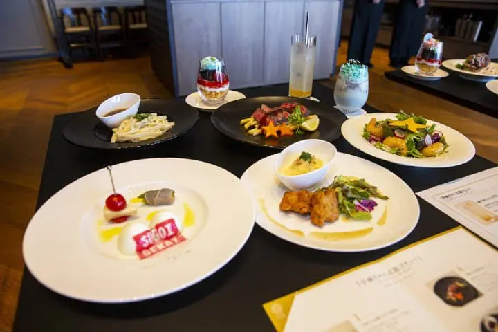 宇崎學妹想要玩！客房餐點