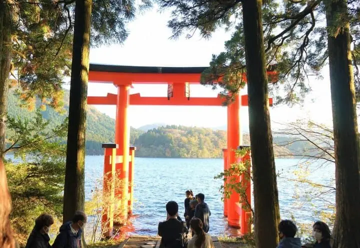 Great Views and Beautiful Shrines! Traveling From Mishima to Hakone