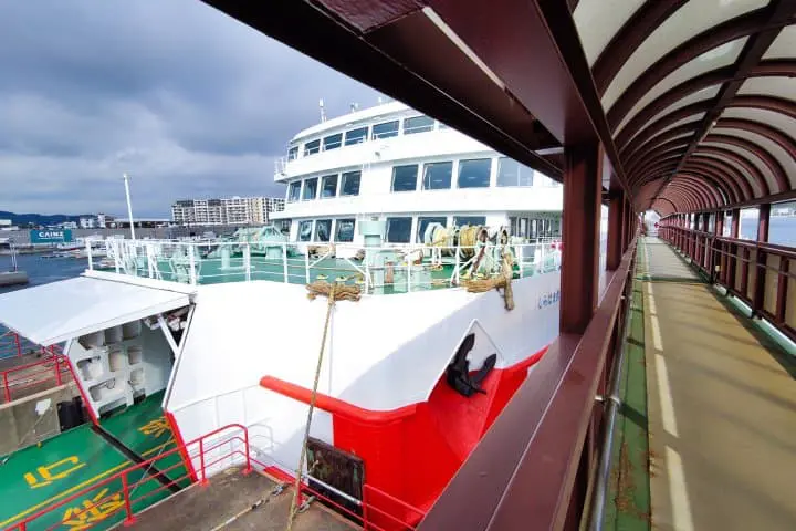 นั่งเรือเฟอร์รี่ ขึ้นเขาไปดูวิวแบบหวาดเสียวที่ผาส่องนรกในจังหวัดชิบะ