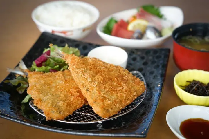 นั่งเรือเฟอร์รี่ ขึ้นเขาไปดูวิวแบบหวาดเสียวที่ผาส่องนรกในจังหวัดชิบะ