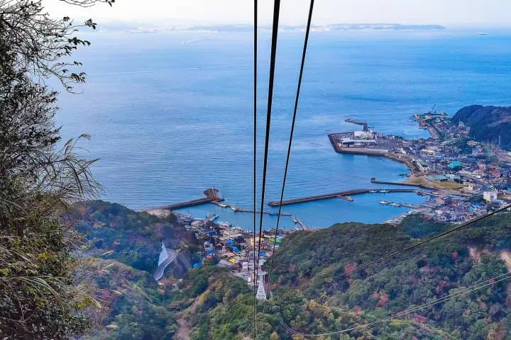 นั่งเรือเฟอร์รี่ ขึ้นเขาไปดูวิวแบบหวาดเสียวที่ผาส่องนรกในจังหวัดชิบะ