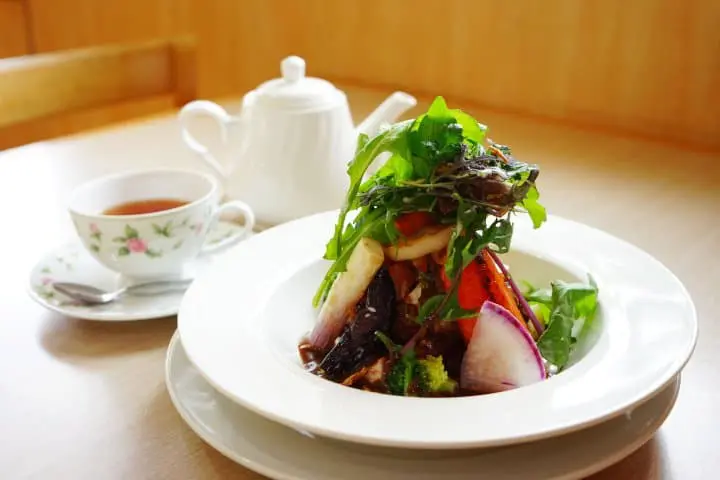 從成田機場就馬上出發！造訪夢幻玫瑰世界與下町風情商店街