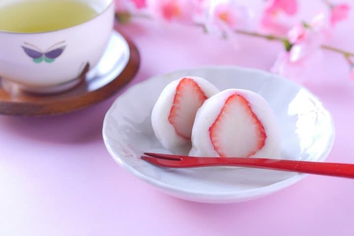 Japanese Traditional Sweets: A Basic Guide to Wagashi and Snacks