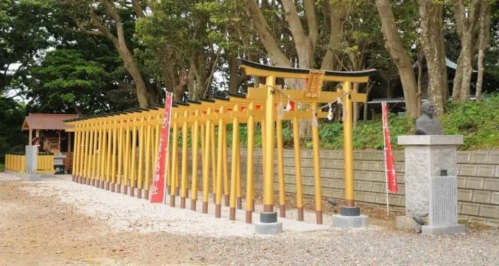 鳥居不只朱紅色！盤點日本9種顏色鳥居 隱世神社竟藏七彩鳥居