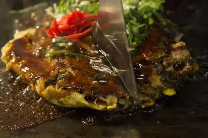 海鮮控注意﹗岡山冬日美食烤牡蠣祭、牡蠣燒餅與滿滿海鮮的散壽司