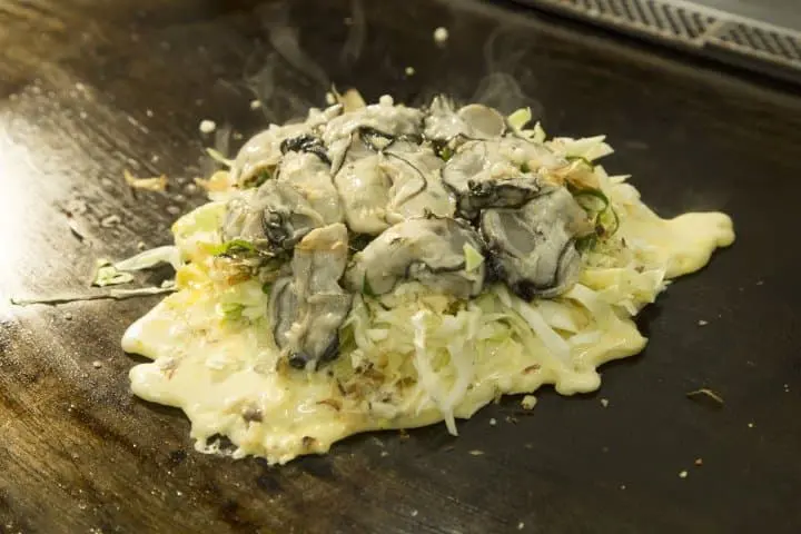 海鮮控注意﹗岡山冬日美食烤牡蠣祭、牡蠣燒餅與滿滿海鮮的散壽司