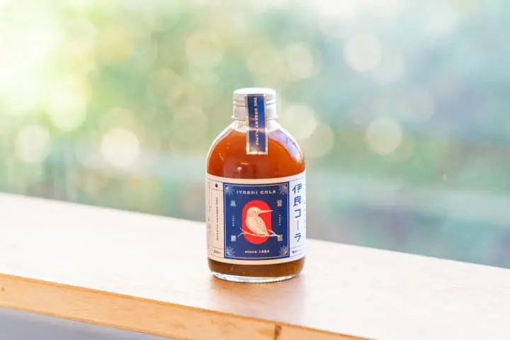 人氣飲料店「伊良可樂」