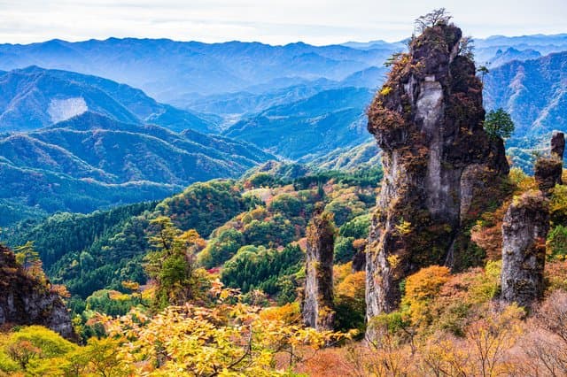 「絹の道」をドライブ。神社仏閣と絹産業遺産をまわろう