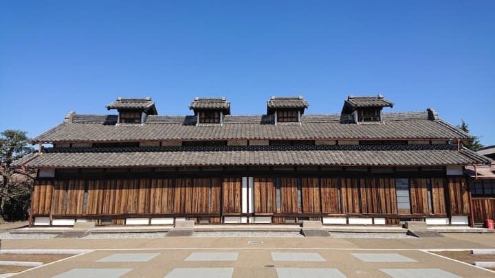 「絹の道」をドライブ。神社仏閣と絹産業遺産をまわろう