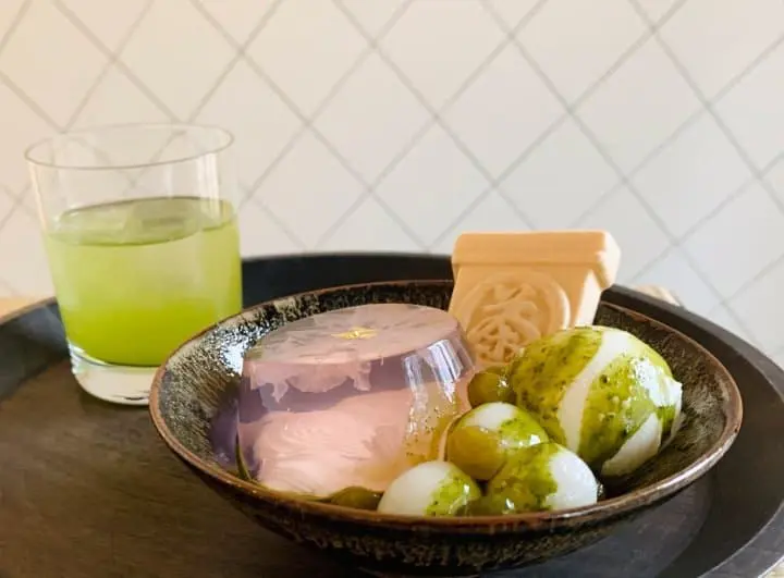 ลิ้มรสชาญี่ปุ่นแบบทันสมัยใกล้ตัวที่ไม่ได้มีแค่มัทฉะกับคาเฟ่ KANEJU-FARM Omotesando