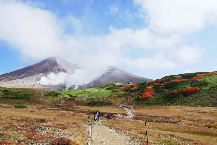 Hoshino Resorts Offers New Autumn Leaves Ramen Tour
