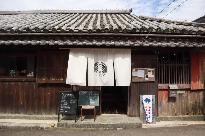 搭上粉色鯛魚電車，到和歌山「加太」感受小漁村的悠閒愜意！