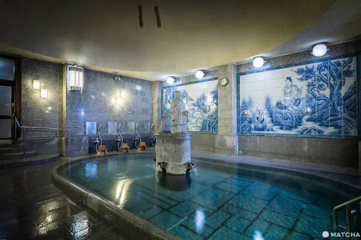 『千と千尋の神隠し』のモデル。道後温泉本館の不思議な空気に浸る