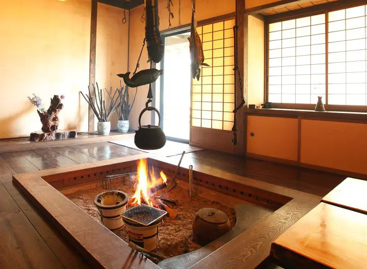 關於日本的暖桌起源