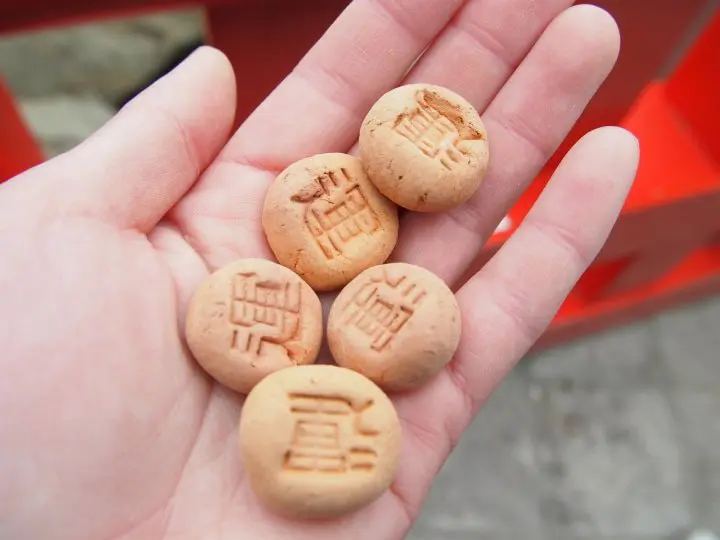 【宮崎】海邊洞窟的「鵜戸神宮」神社|紅與藍相互輝映的絕景