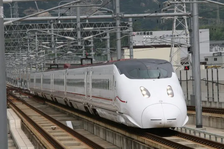 Travel from Fukuoka to Kumamoto: A Comparison of Shinkansen, Train, and Bus Routes