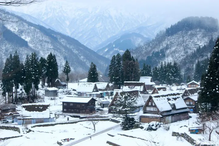 入住雪白童話村落！富山五箇山傳統合掌屋民宿「勇助」
