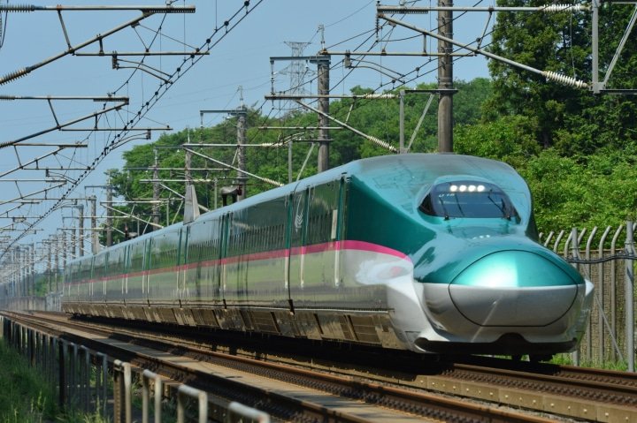 新幹線E5
