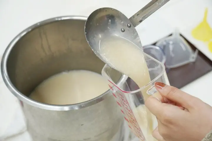 潛入愛知人都知道的甘強酒造，動手做一杯甜酒思慕昔吧！