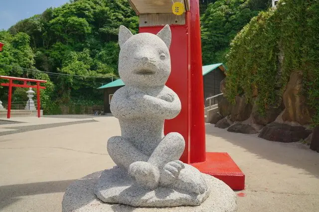 【絕景】日本最難丟香火錢的「元乃隅稻成神社」