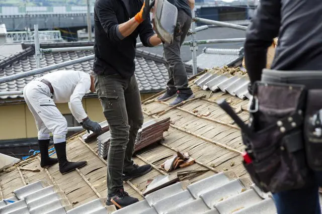 日本のことば事典　「瓦・瓦屋根（かわらやね）」