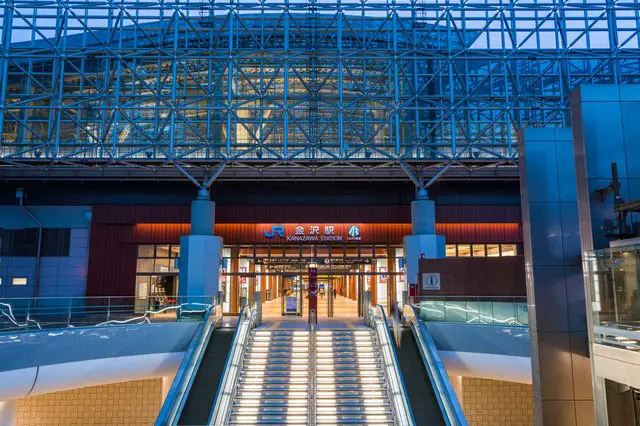 武家屋敷や兼六園など。日本の魅力が詰まった金沢の観光名所8選