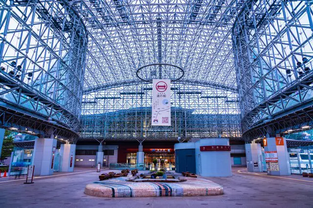 武家屋敷や兼六園など。日本の魅力が詰まった金沢の観光名所8選