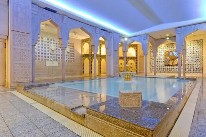 適泊溫泉大世界