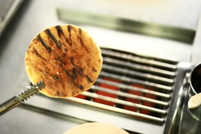 日本のことば事典「せんべい」