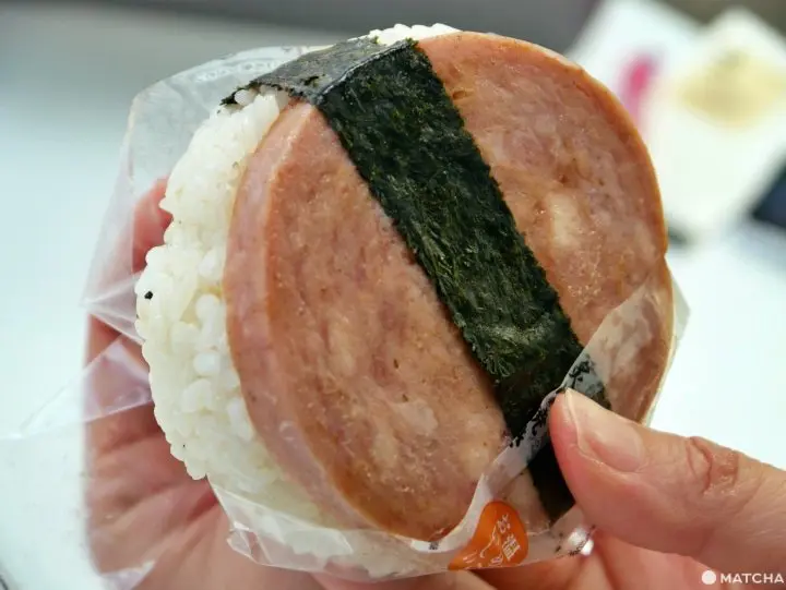 コンビニおにぎりの開け方1・2・3!