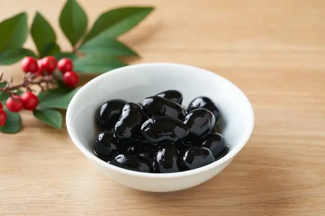 お<ruby>正月<rt>しょうがつ</rt></ruby>の おせち<ruby>料理<rt>りょうり</rt></ruby>は どんな <ruby>食<rt>た</rt></ruby>べ<ruby>物<rt>もの</rt></ruby>ですか