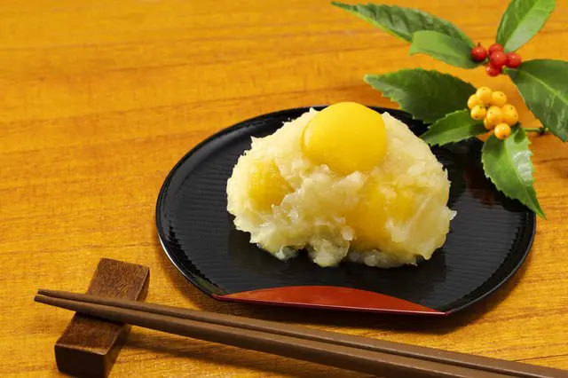 お<ruby>正月<rt>しょうがつ</rt></ruby>の おせち<ruby>料理<rt>りょうり</rt></ruby>は どんな <ruby>食<rt>た</rt></ruby>べ<ruby>物<rt>もの</rt></ruby>ですか