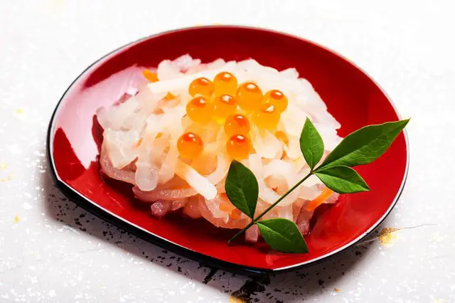 お<ruby>正月<rt>しょうがつ</rt></ruby>の おせち<ruby>料理<rt>りょうり</rt></ruby>は どんな <ruby>食<rt>た</rt></ruby>べ<ruby>物<rt>もの</rt></ruby>ですか