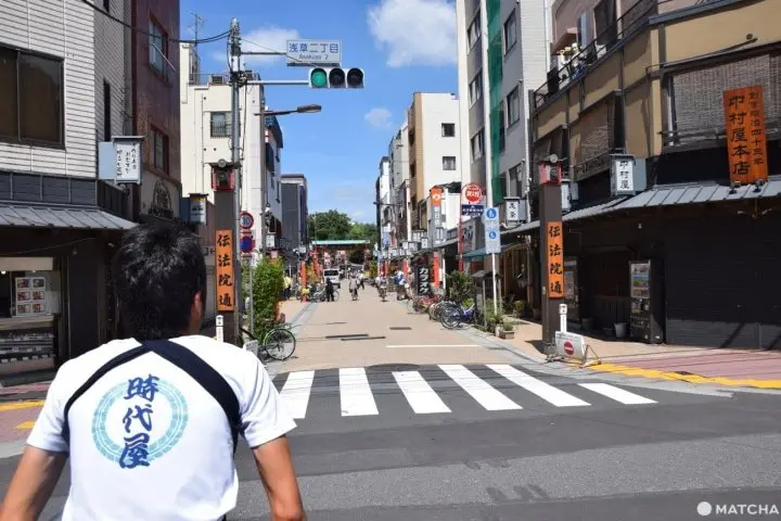 浅草観光の定番！ 人力車に乗って快適な旅を