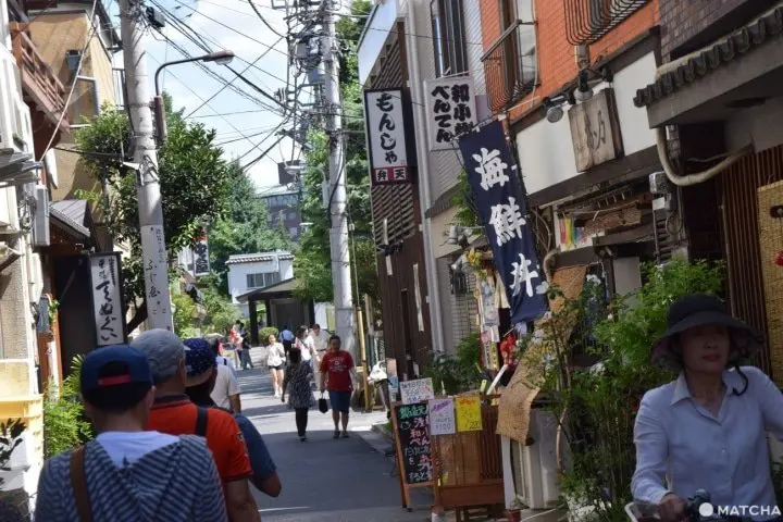 浅草観光の定番！ 人力車に乗って快適な旅を