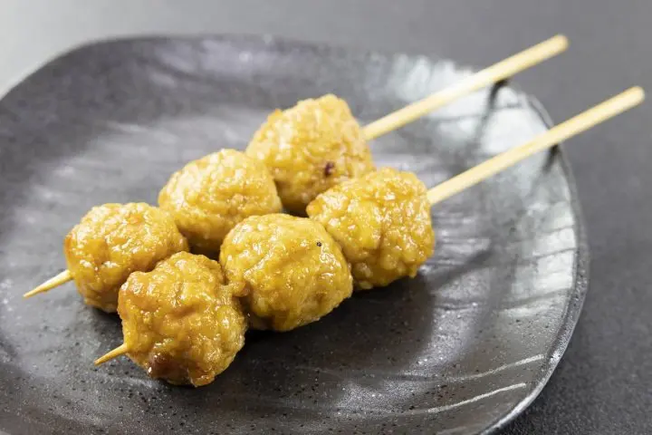 Cómo disfrutar el yakitori: Una guía de los tipos de yakitori y restaurantes