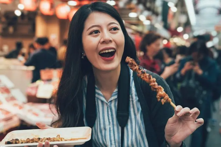 Cómo disfrutar el yakitori: Una guía de los tipos de yakitori y restaurantes